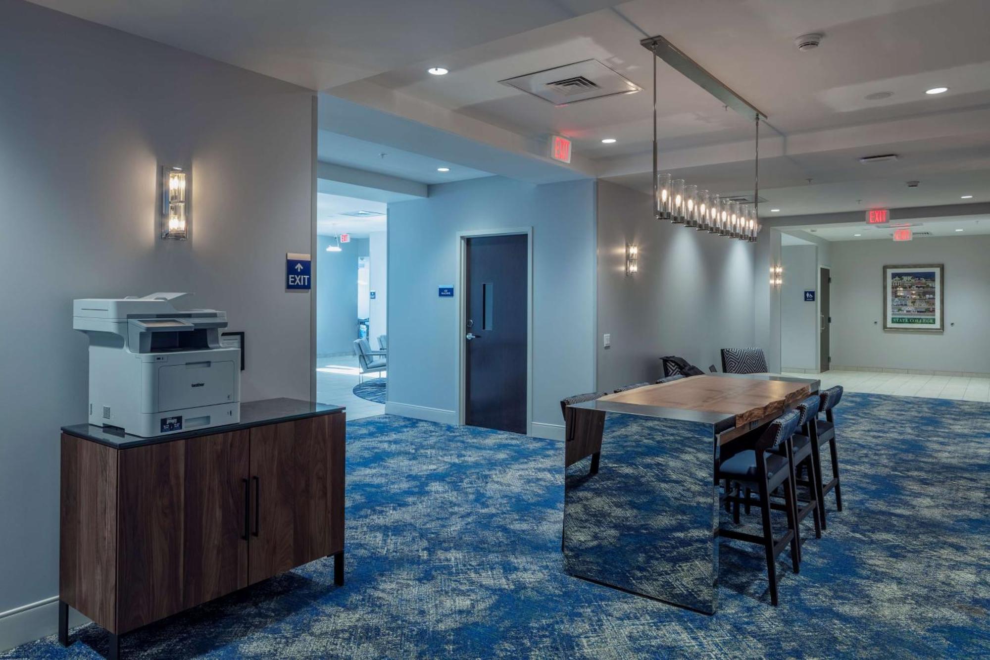 Scholar State College, Tapestry Collection By Hilton Hotel Bagian luar foto